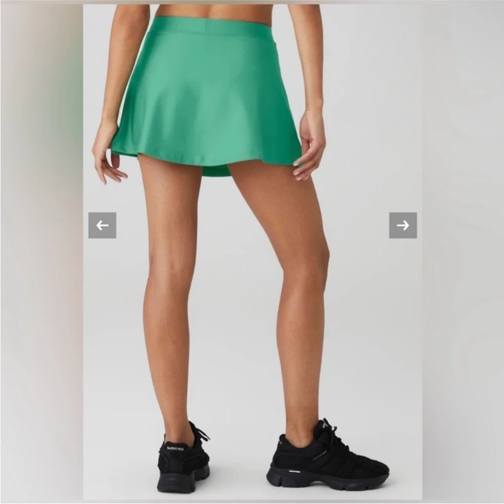ALO Yoga Women's Vibrant Teal Skater Skirt